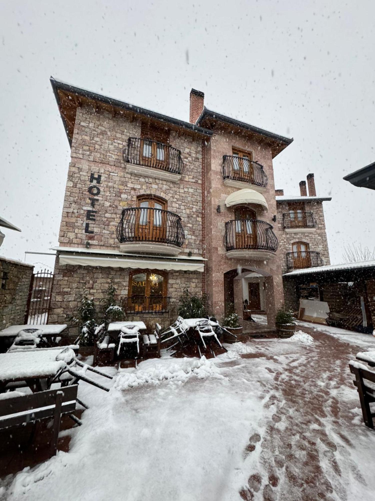 Hotel Ambassador Voskopoje Exterior photo
