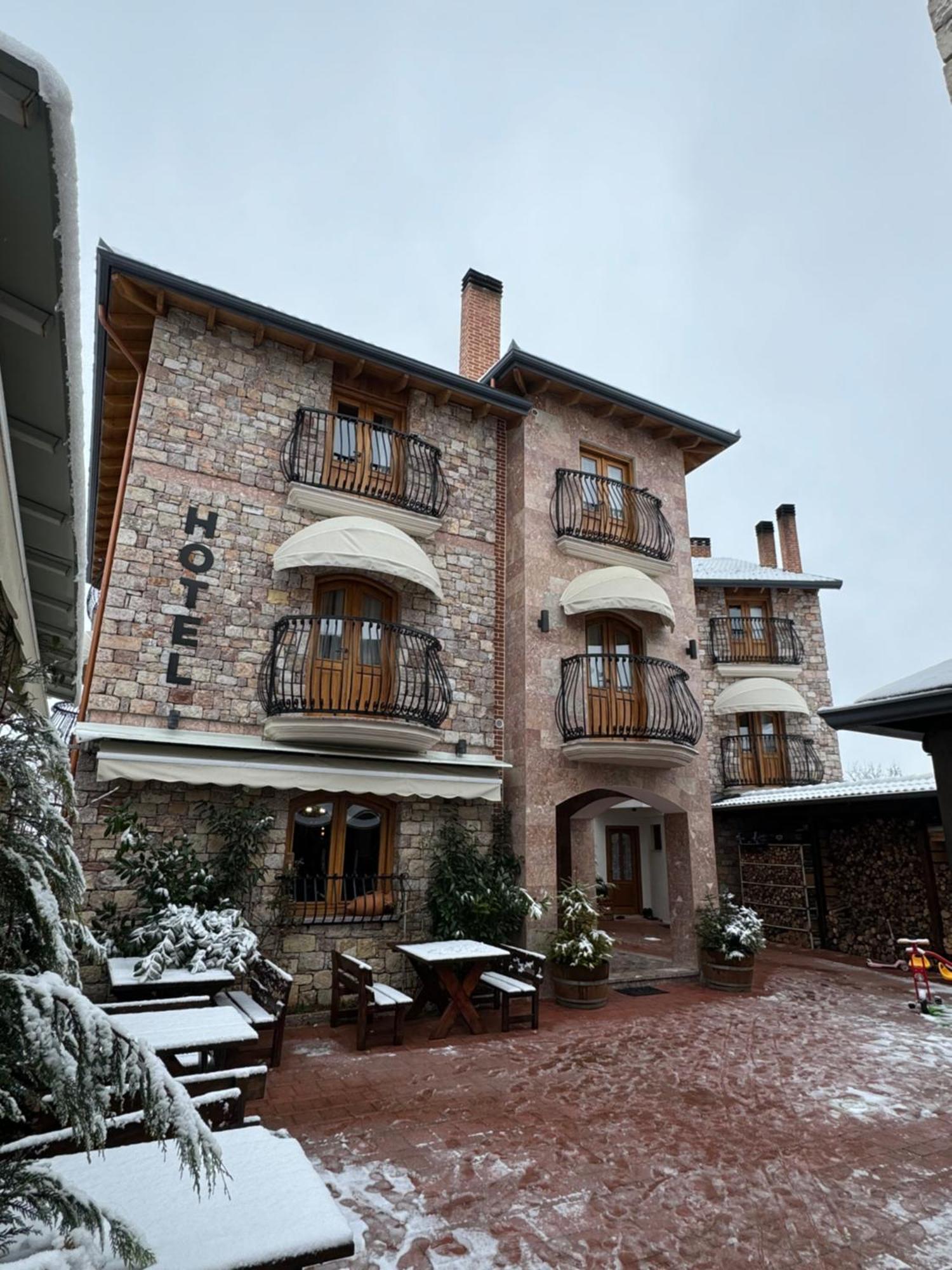 Hotel Ambassador Voskopoje Exterior photo
